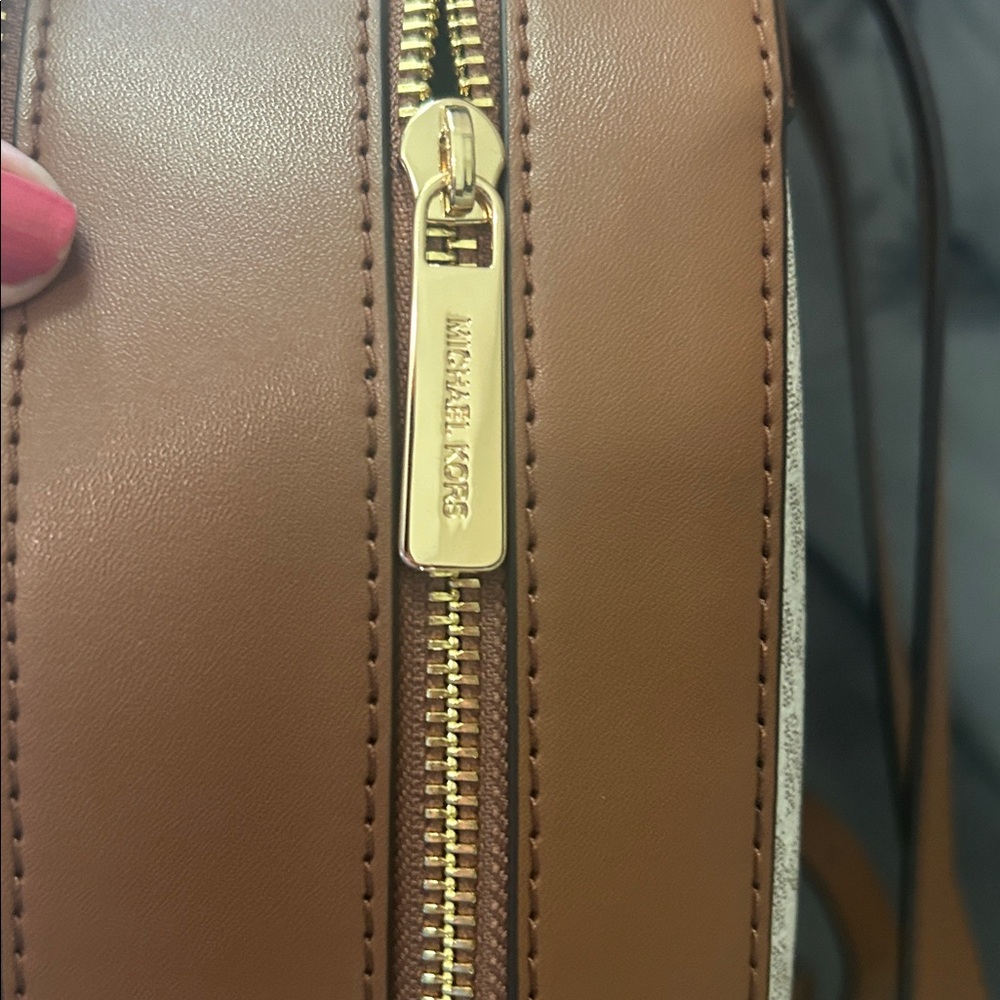 New Michael Kors large backpack - Picture 9 of 9